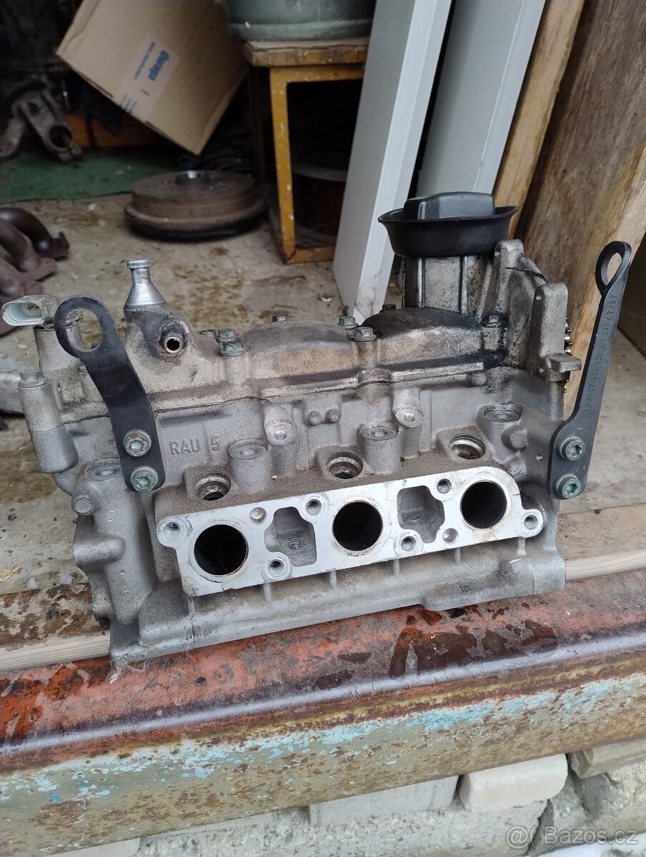 Hlava motoru 1,2 htp AWY