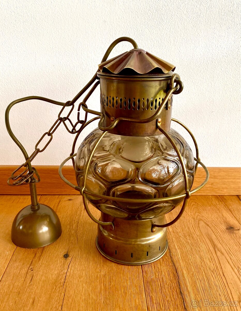 Stará mosazná lampa