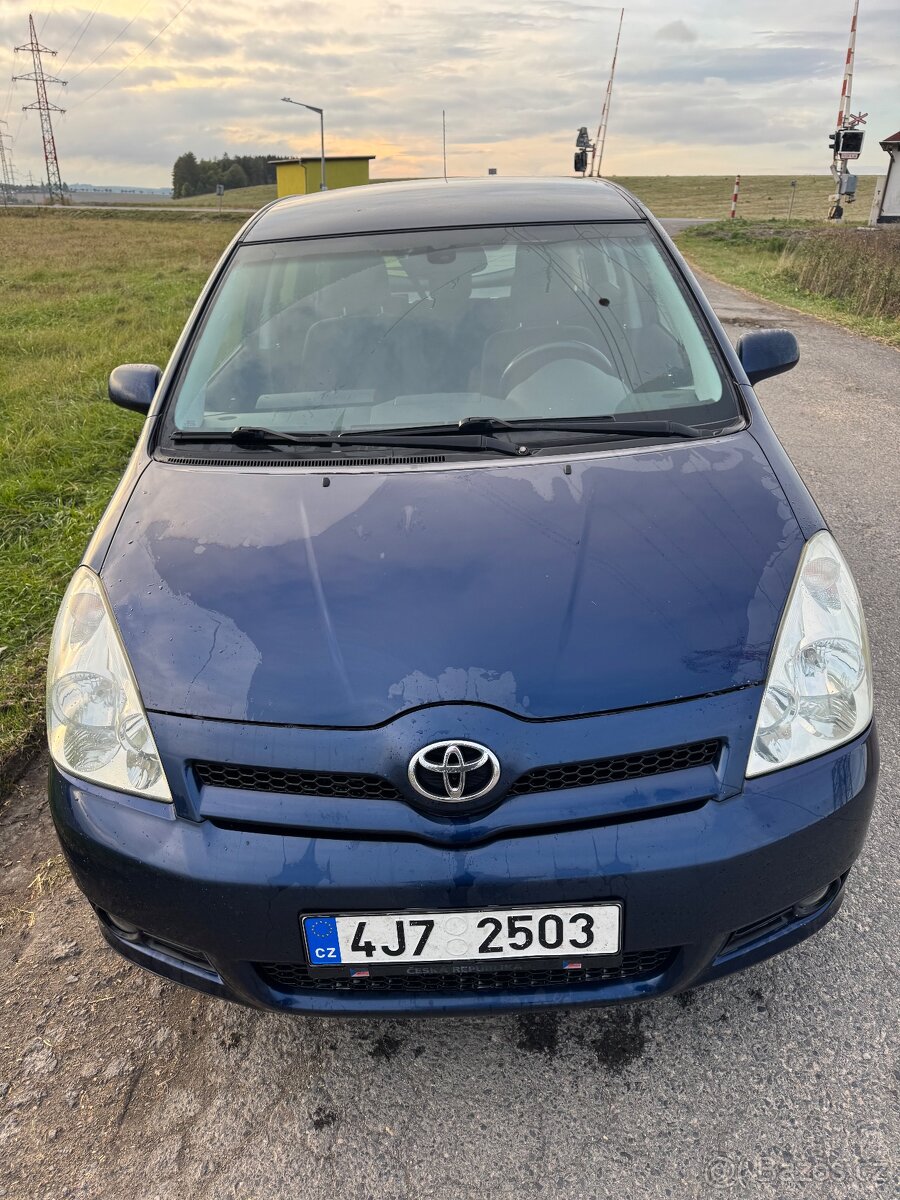Toyota Corolla Verso 1,8 VVT-i 95 KW r.v.2004.