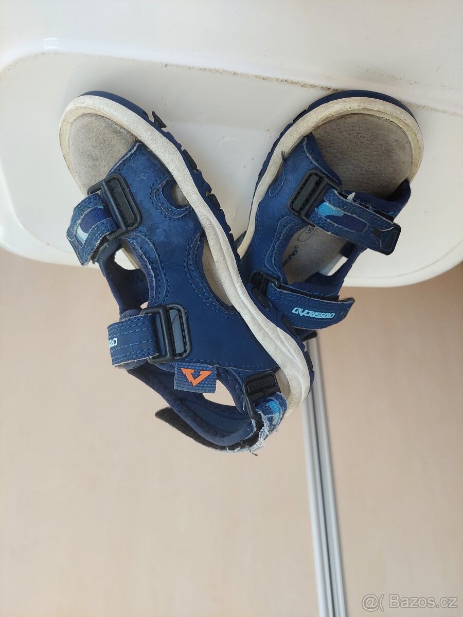 Sandále 28