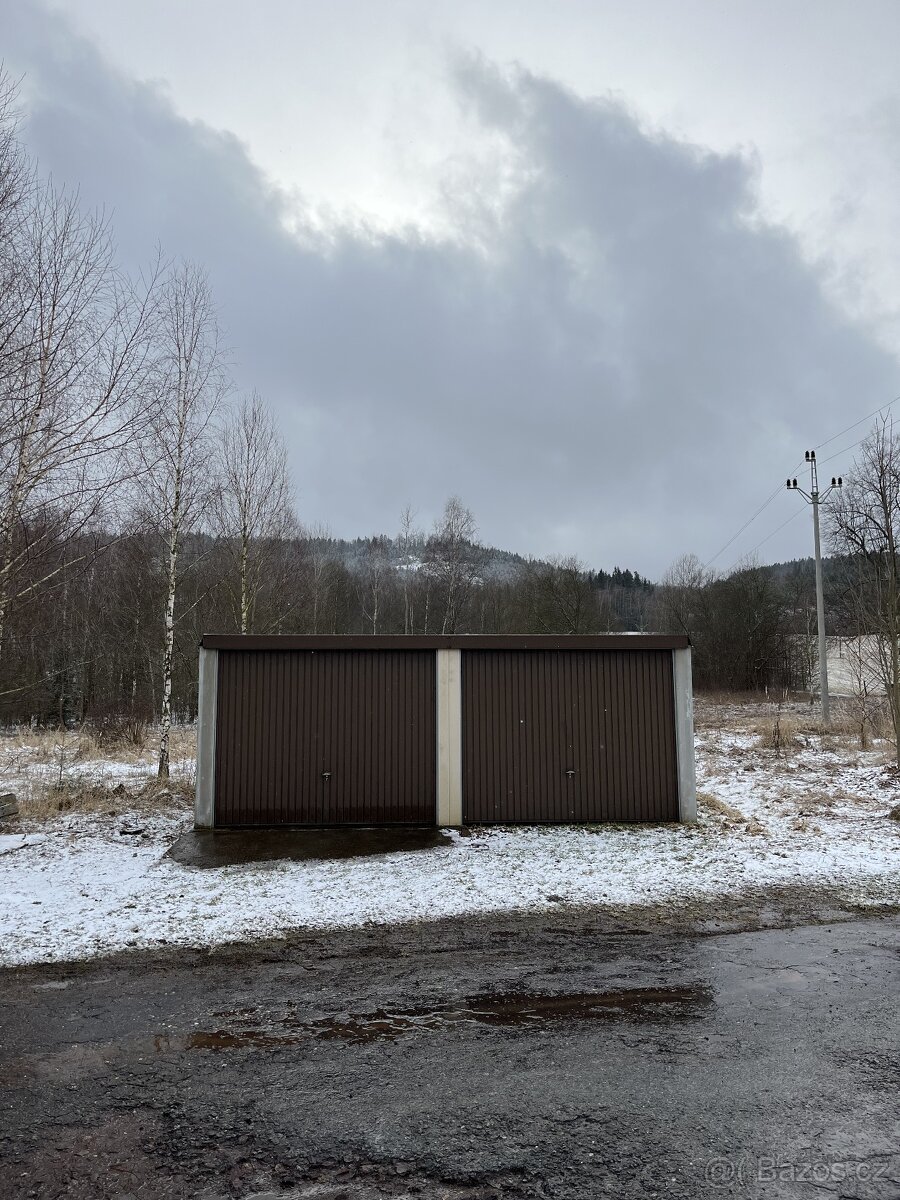 Prodám dvougaráž Radvanice v Čechách, okr. Trutnov