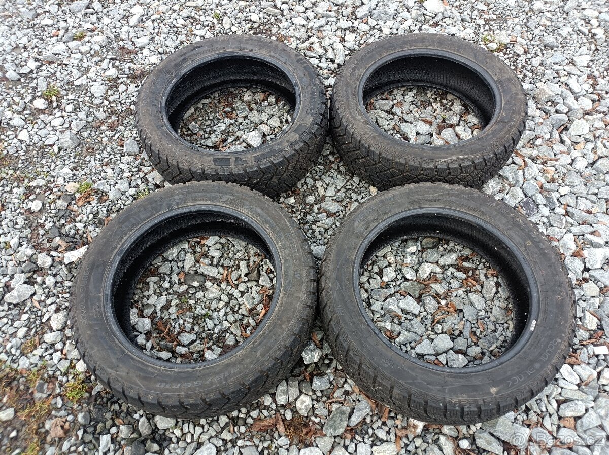 Pneu zimní 215/55 R 18