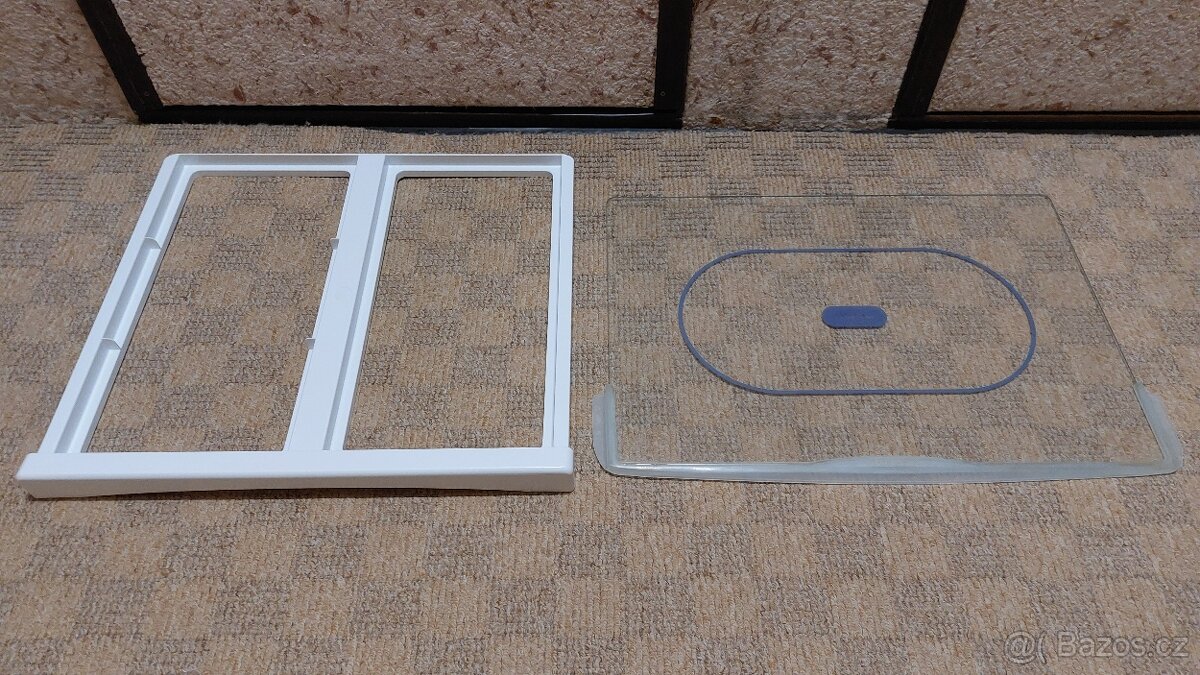Poličky a boxy do ledničky s mrazákem Whirlpool ARC 5722