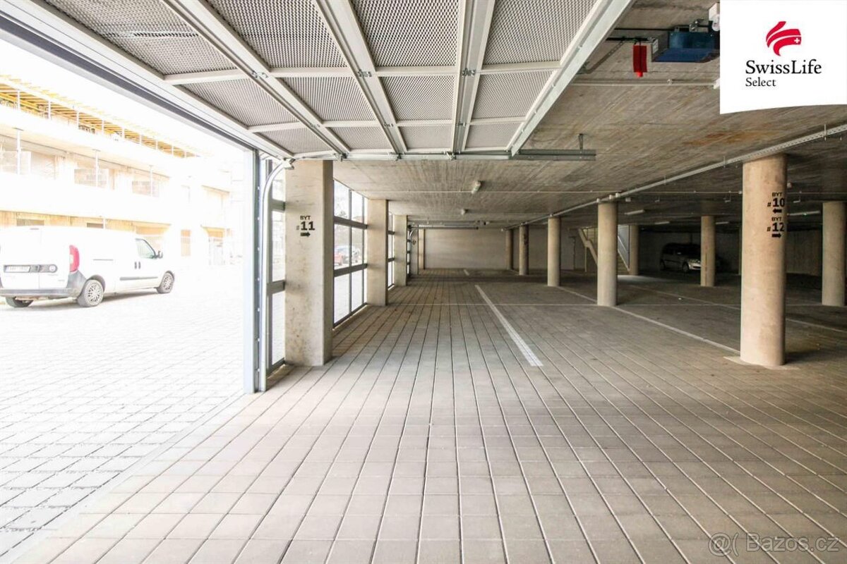 Pronájem garážového stání 14 m2 Purmerendská, Jihlava