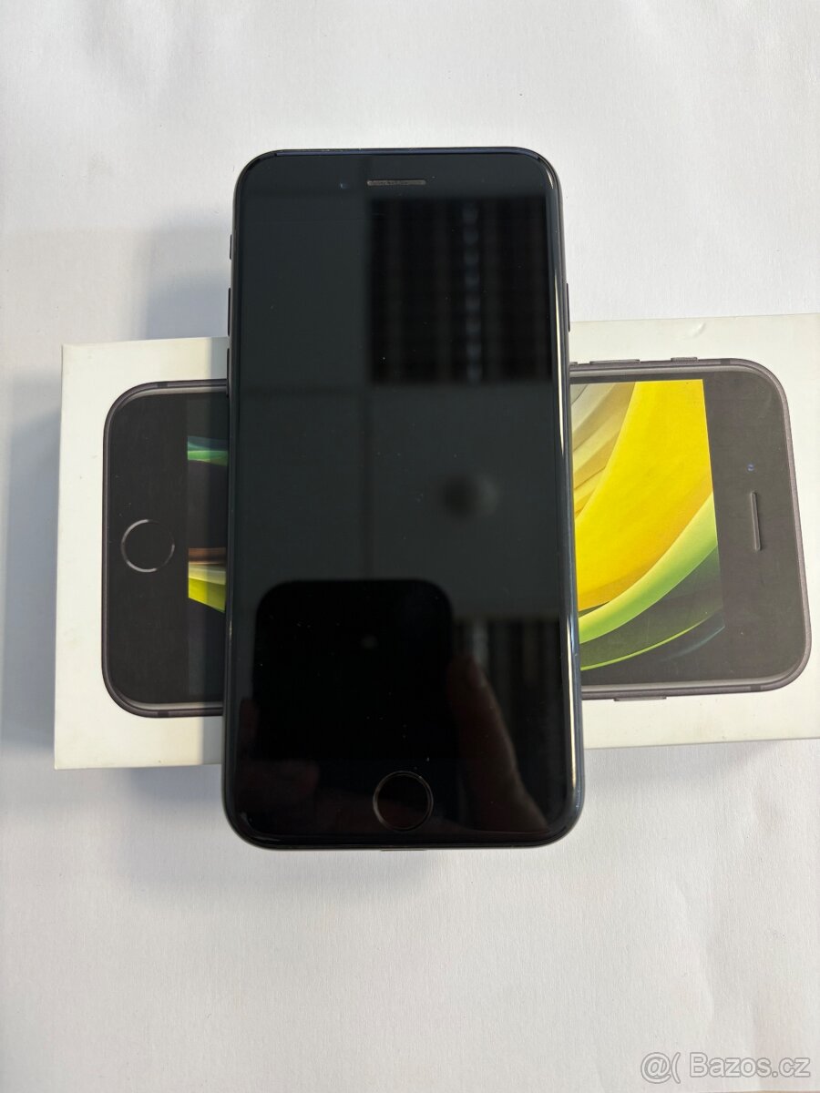 iPhone SE2022 64gb černy