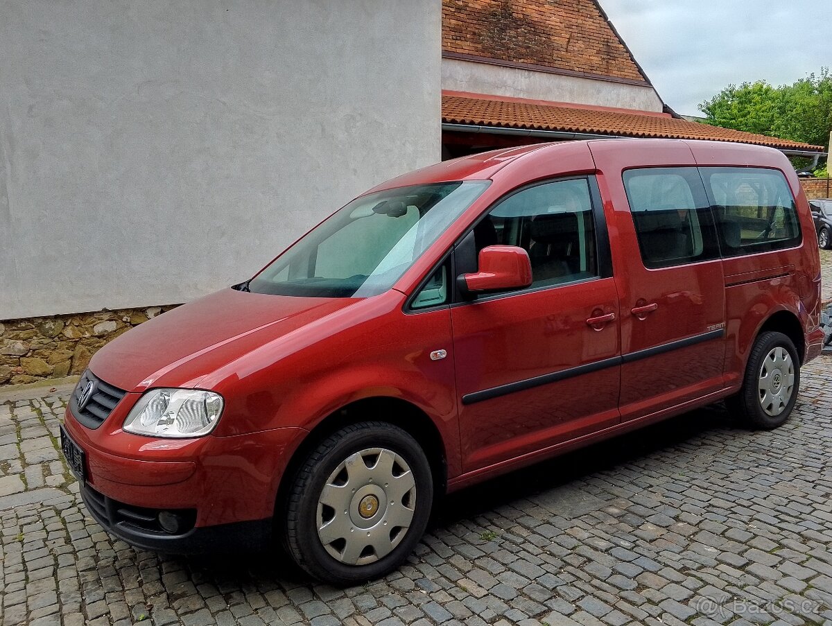 VW Caddy maxi Life ,r.v. 2010, 2.0TDi, 103kW - 7 míst