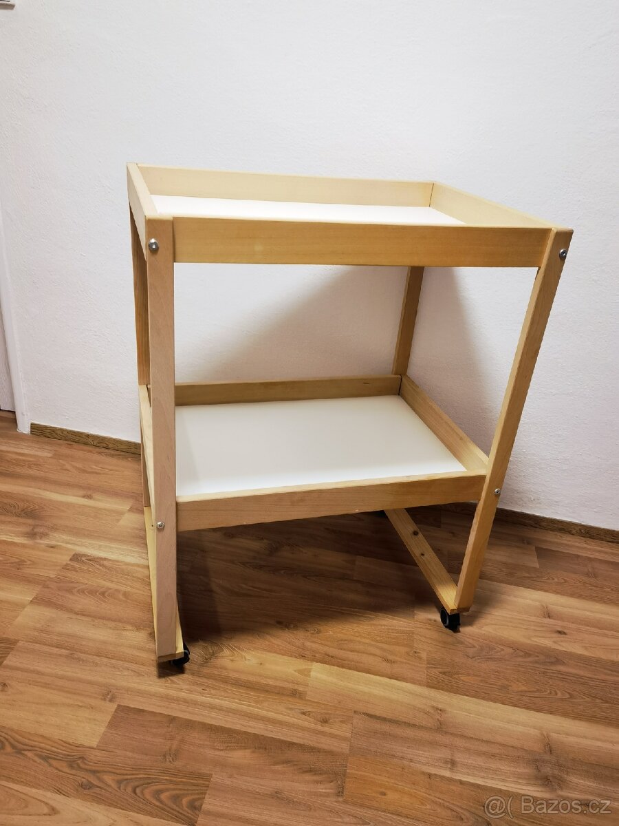 Přebalovací pult