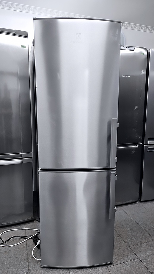 Lednice s mrazákem ELECTROLUX, kombinovaná, výška 185