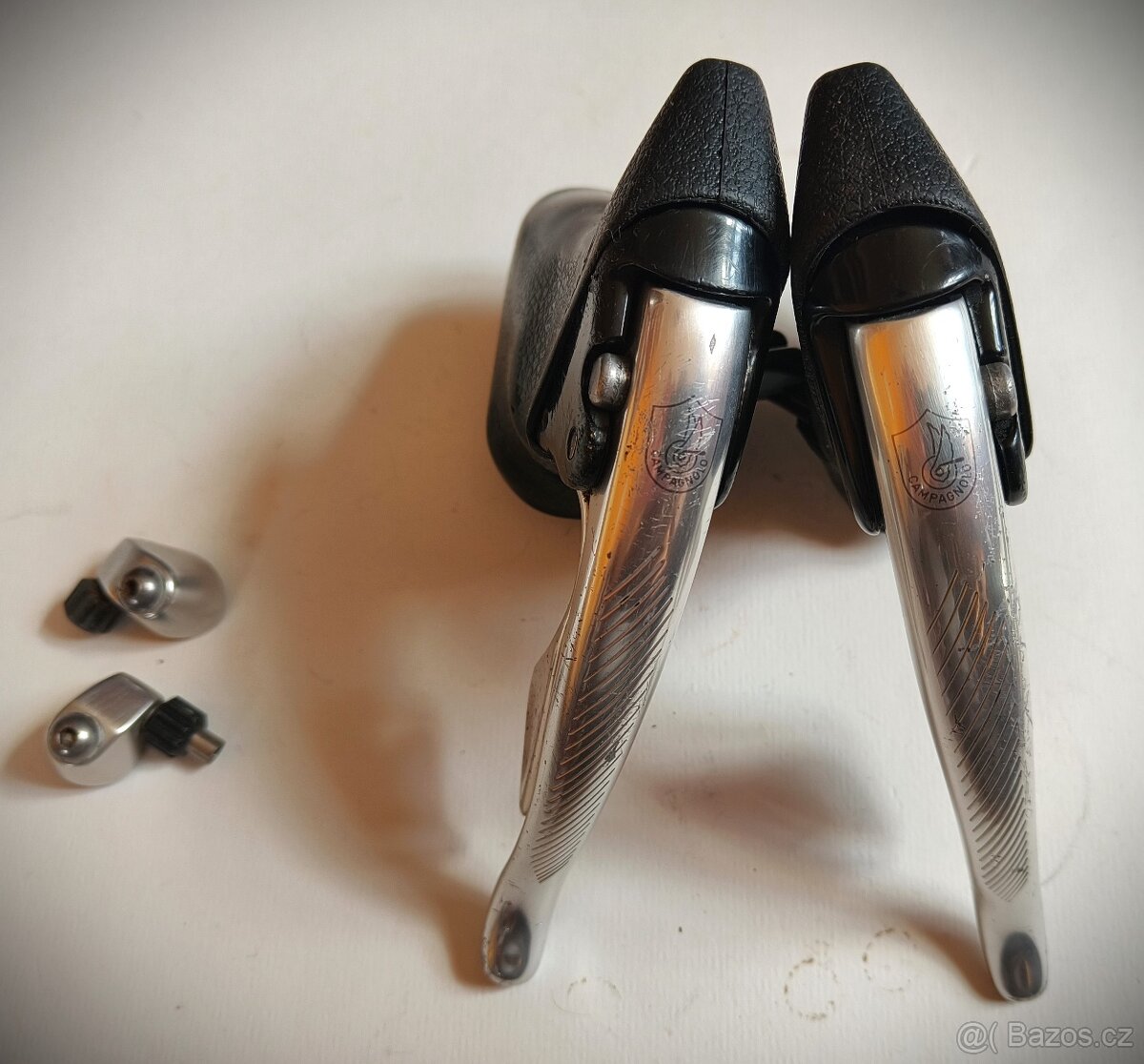 brzdové a řadicí páky Campagnolo (8 speed)