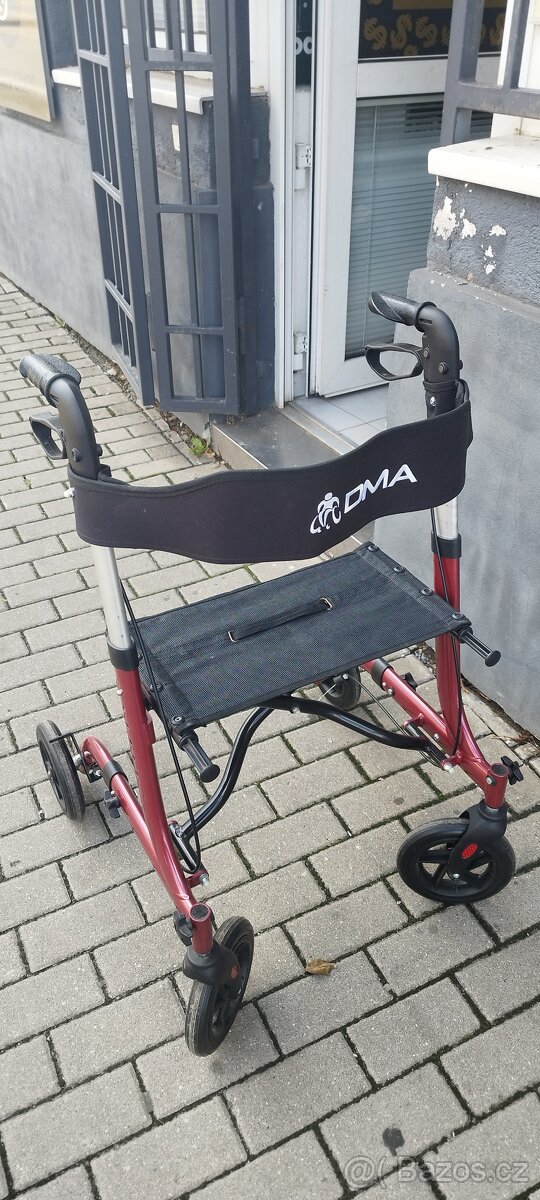 101 NV čtyřkolové chodítko úzké