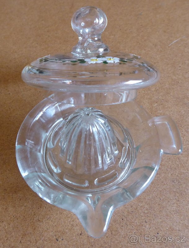 Skleničky a jiné sklo po babičce