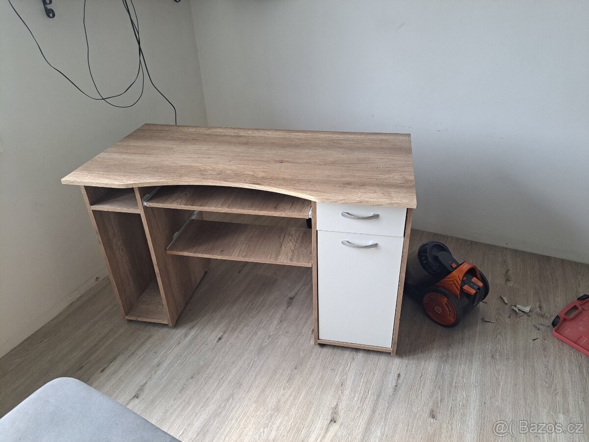 PC stůl zdarma