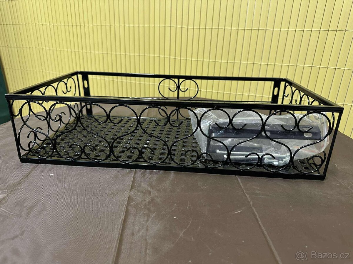 Kovový držák na květiny – nový, elegantní design