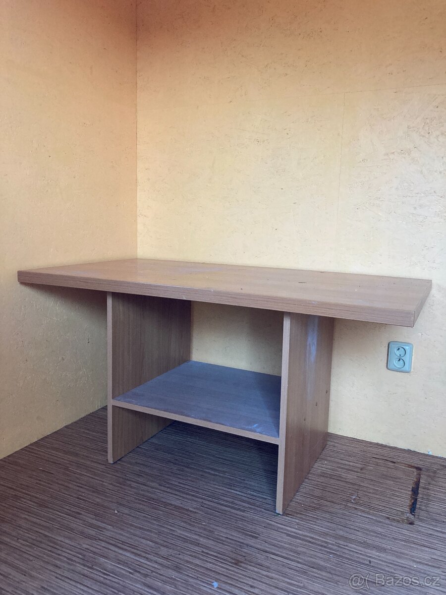 Prodám konferenční stůl