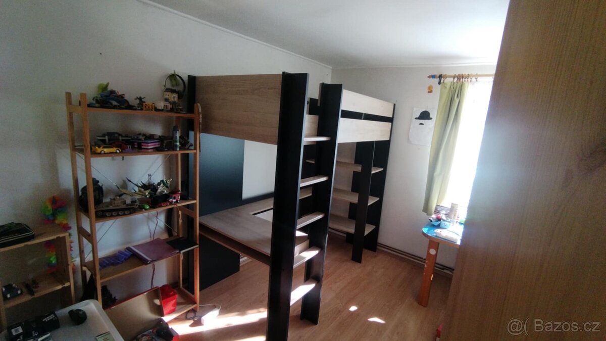 Patrová postel s policemi a psacím stolem Duplex