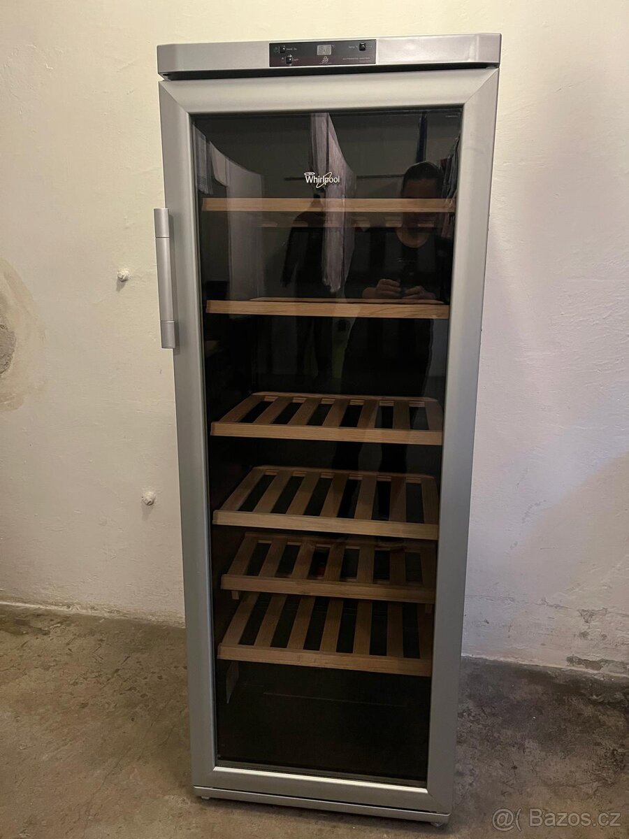 Vinotéka whirpool ww1600