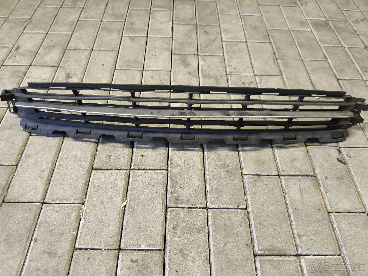 Ford Mondeo mk3 - přední maska, mřížka nárazníku