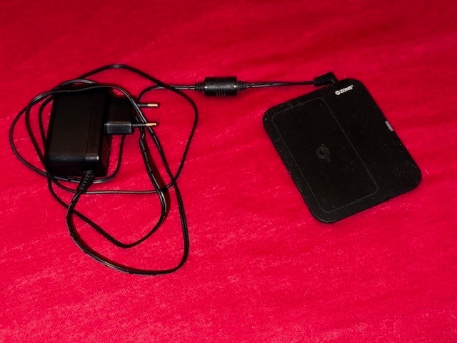 Indukční značková Qi nabíječka ZENS