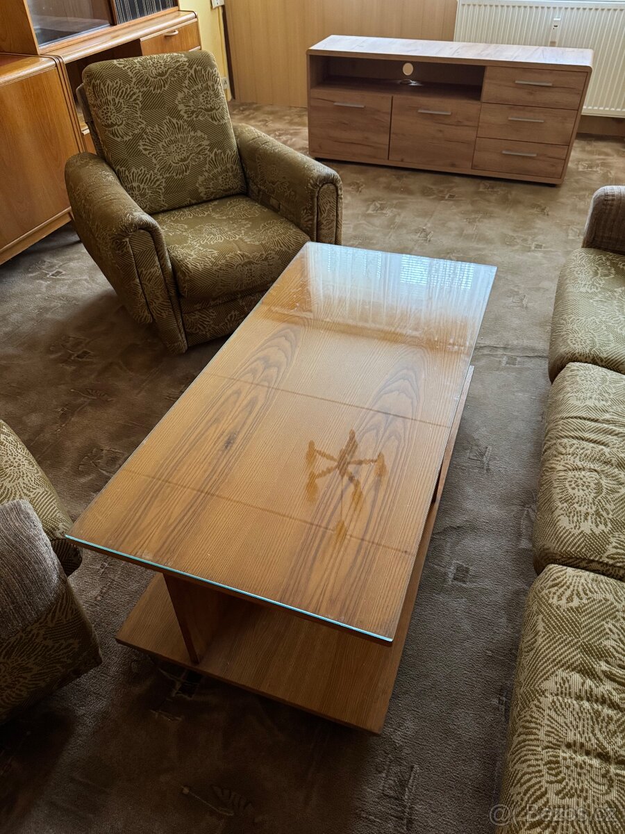 Konferenční stolek