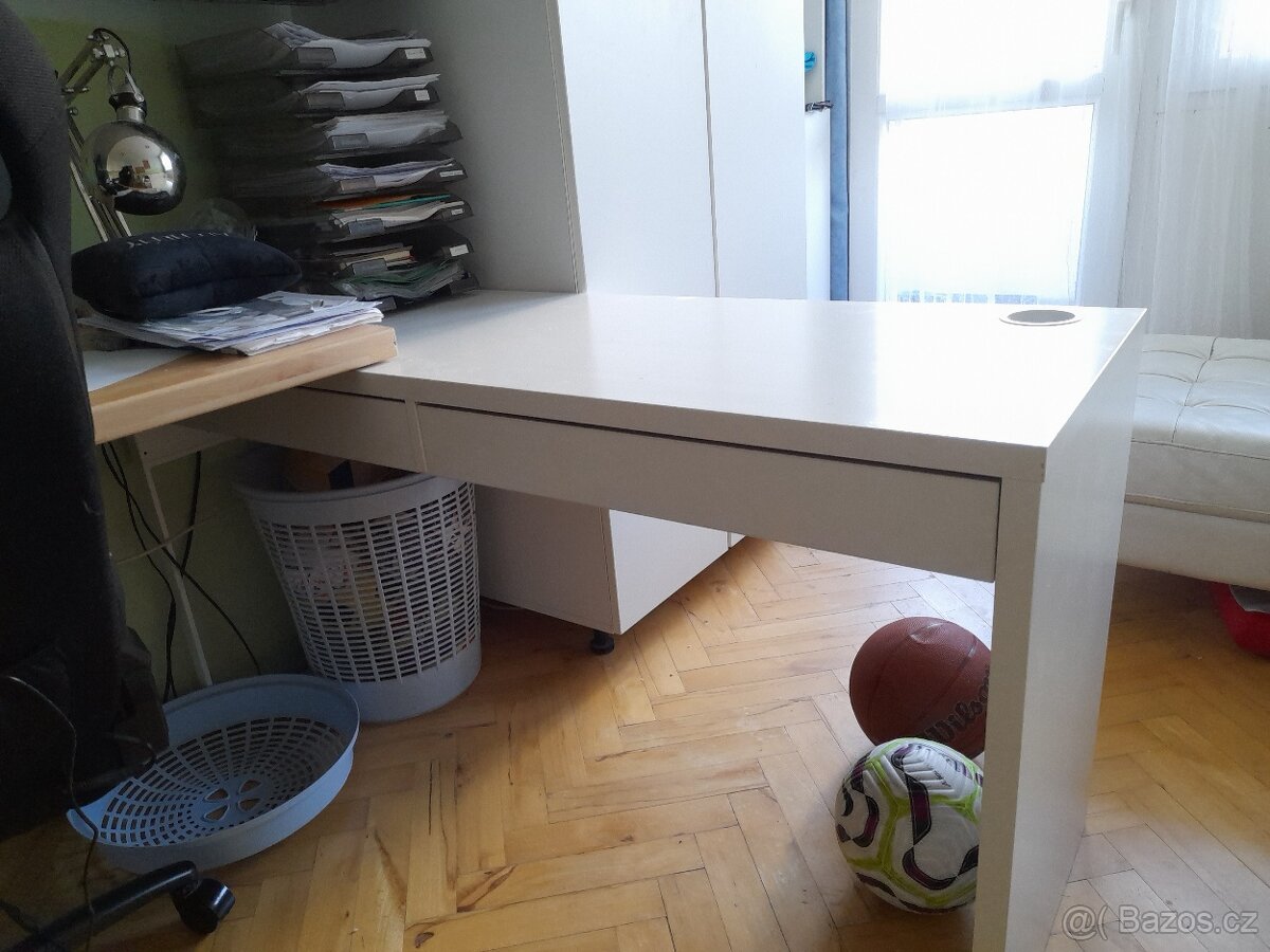 Pracovní stůl Micke Ikea a židle 142×50 cm