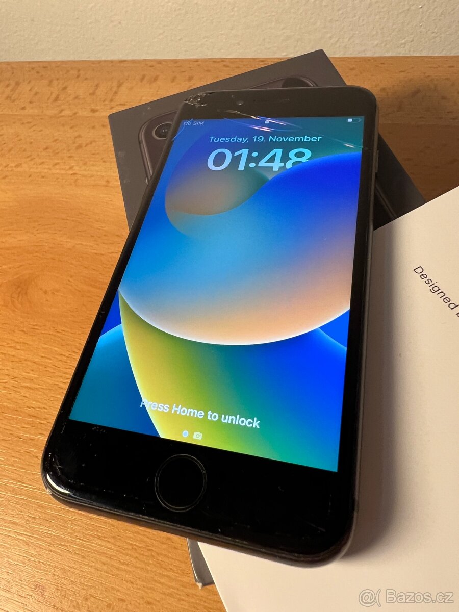 iPhone 8 – horší stav, 256 GB, 79% baterie