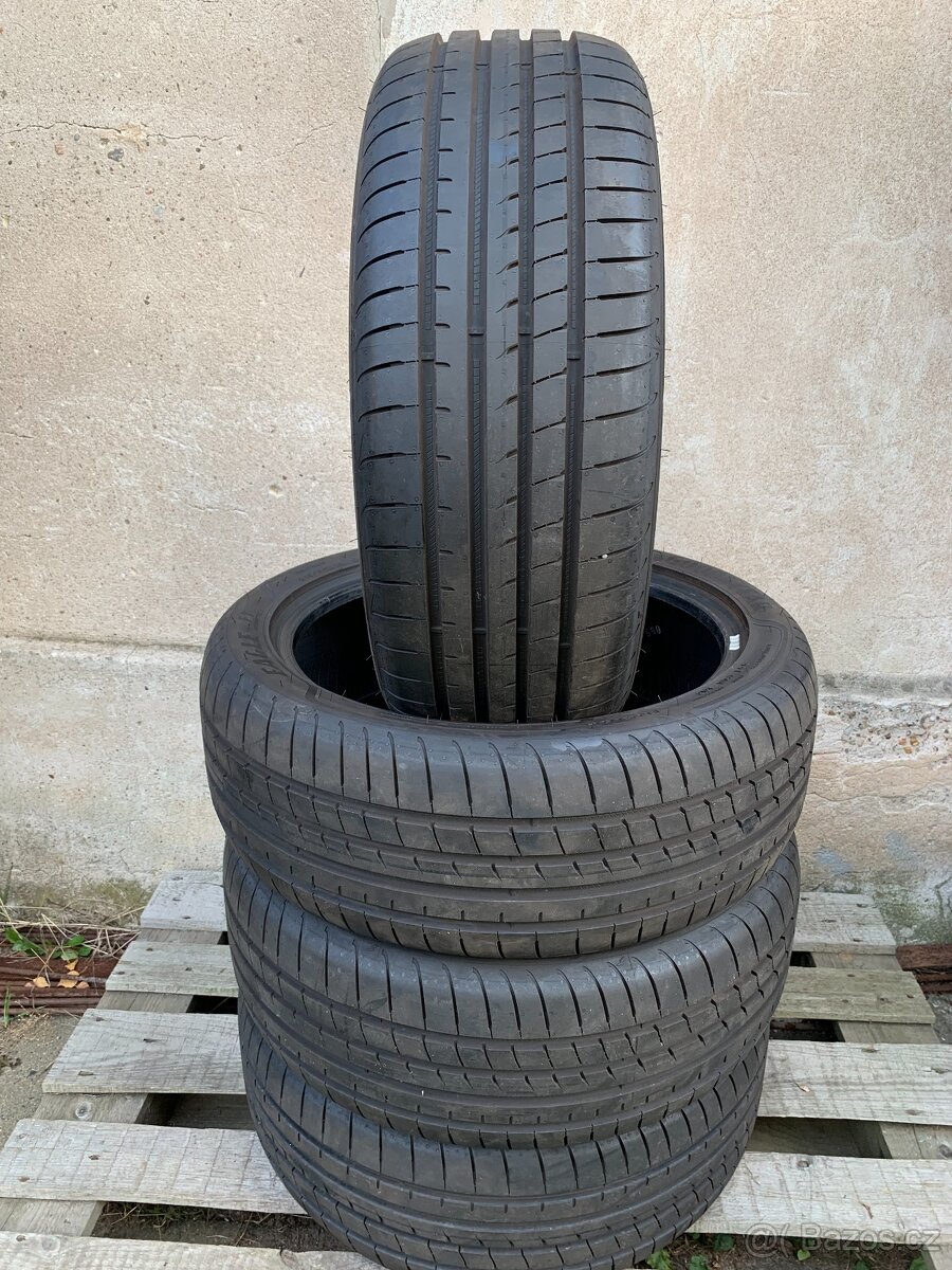 Letní pneu 215 45 18 Goodyear jako nové