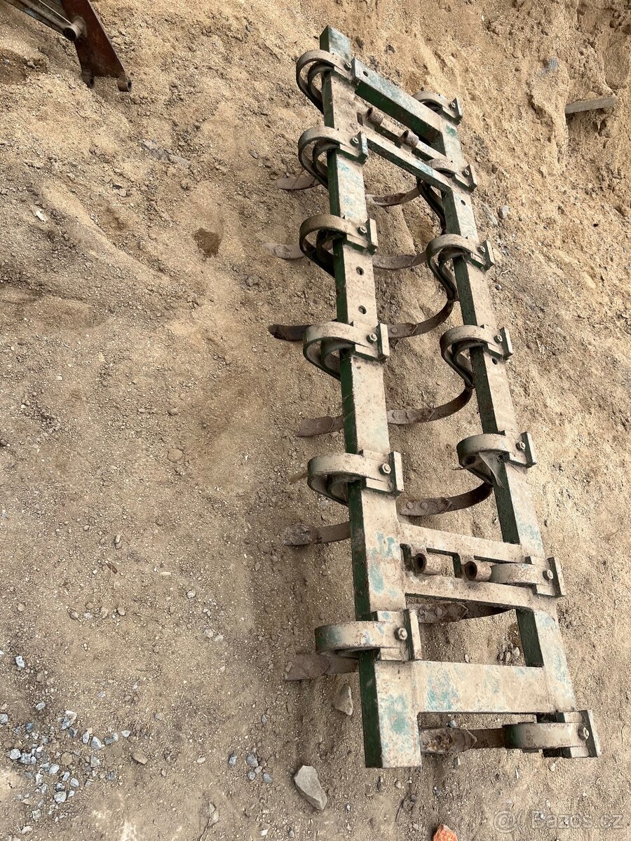 Kultivátor z RS 09