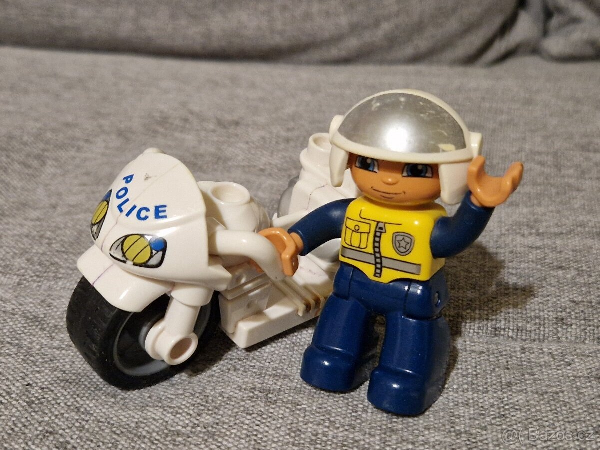 LEGO DUPLO motorka s policistou