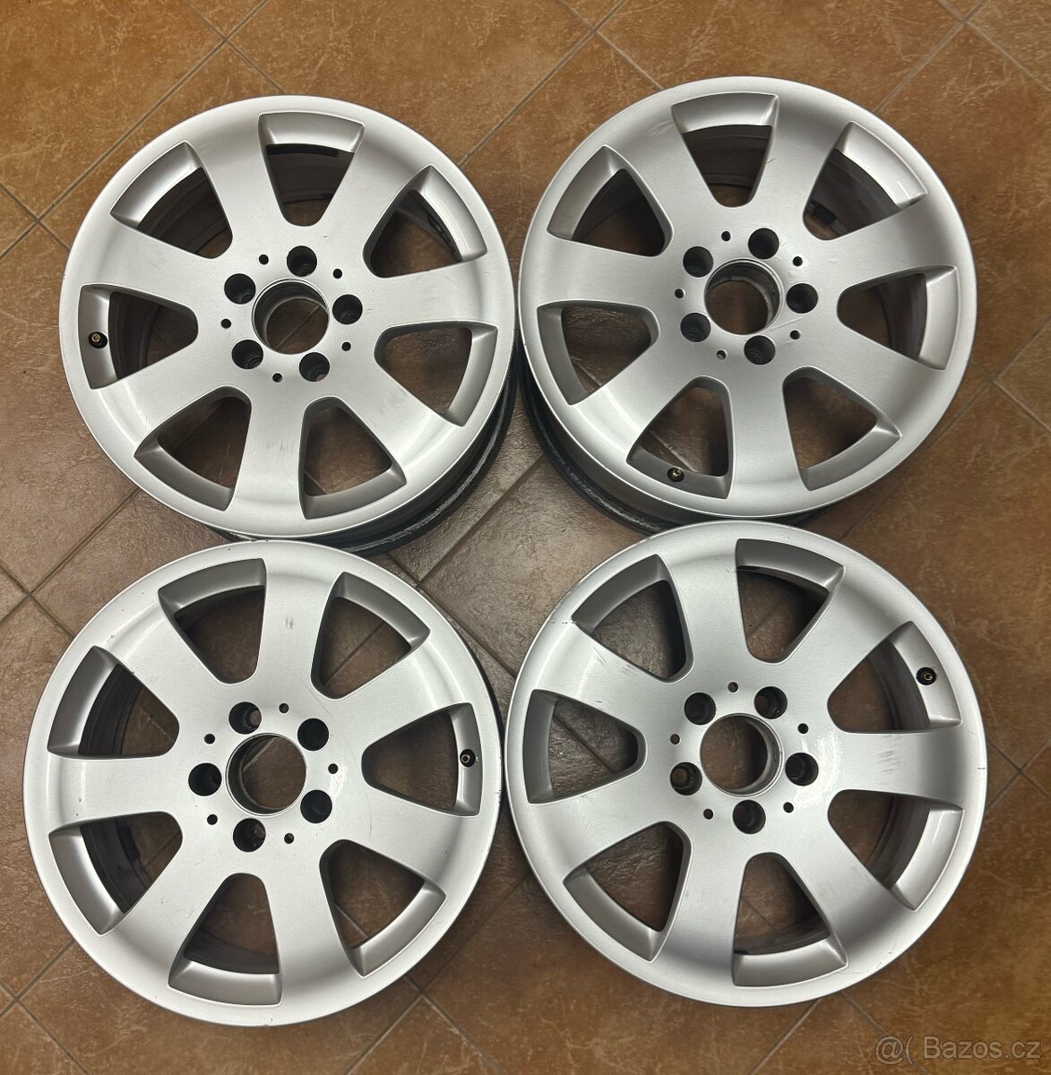 Originalni Mercedes Benz alu kola w211 r16