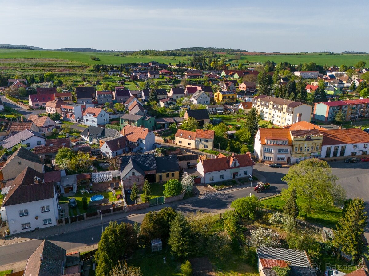 Prodej prostorného rodinného domu - Kryry