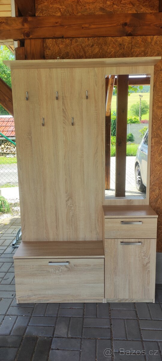 Předsíňová stěna