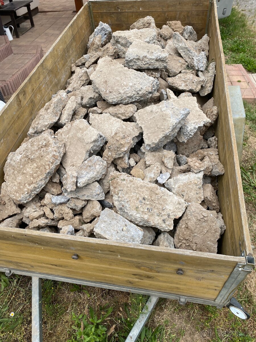 Daruji zbytky betonu