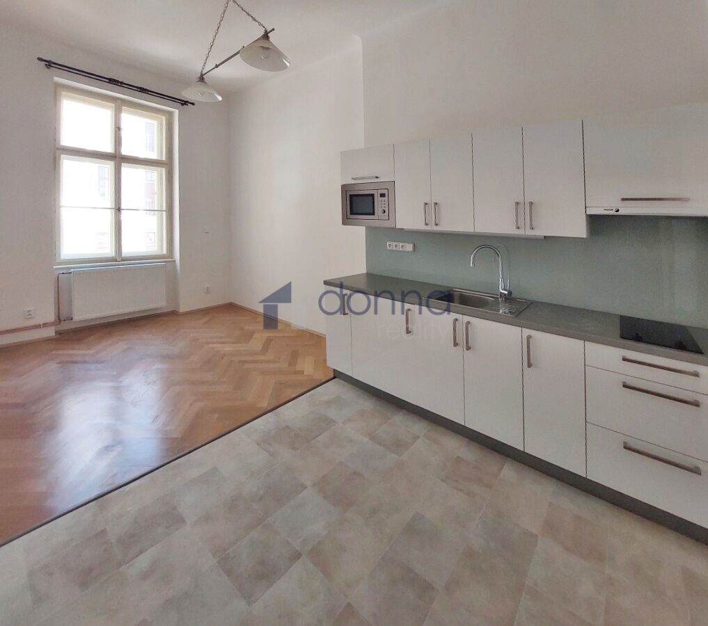 Pronájem bytu 2+kk, 2. p., 49m2, ul. Plaská, Praha 5 - Malá