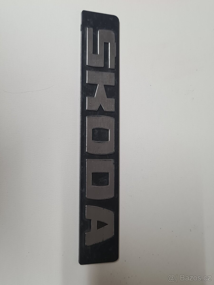 Nápis znak logo Škoda 105,120