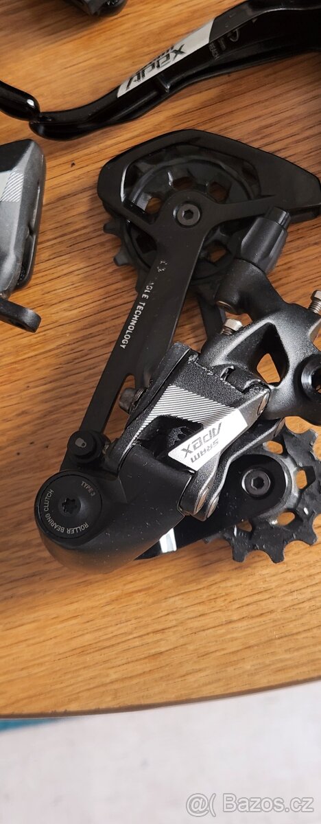 SRAM APEX