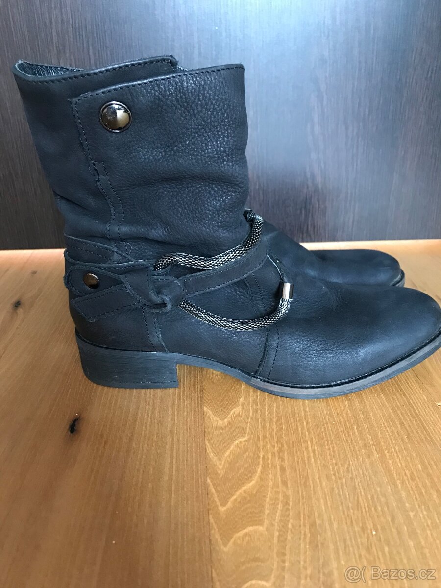 Kozačky kotníkové černé vel.37