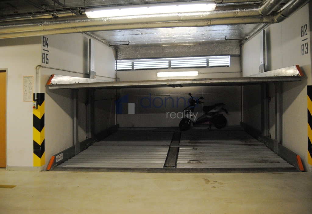 Pronájem garážového stání, 15m2, Praha 10 -Vršovice, Přípoto