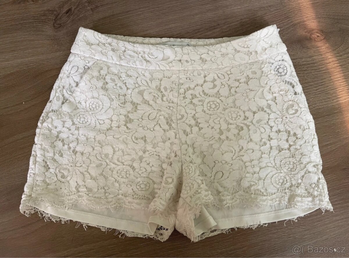 Dámské krajkové kraťasy