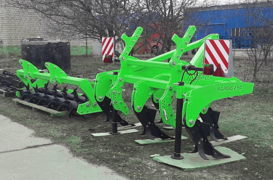 Dlátový pluh AGRIDIG (šířka 2,5-3m)