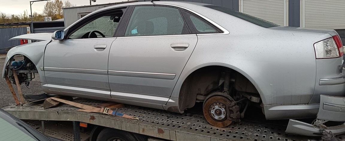 ND z Audi A8 4172.cm3 246.kw benzín r.v.2003 (K32)