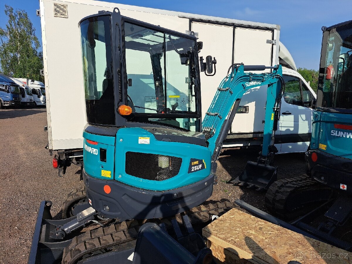 RYPADLO BAGR AKCE SUNWARD SWE 25UF 2500KG YANMAR