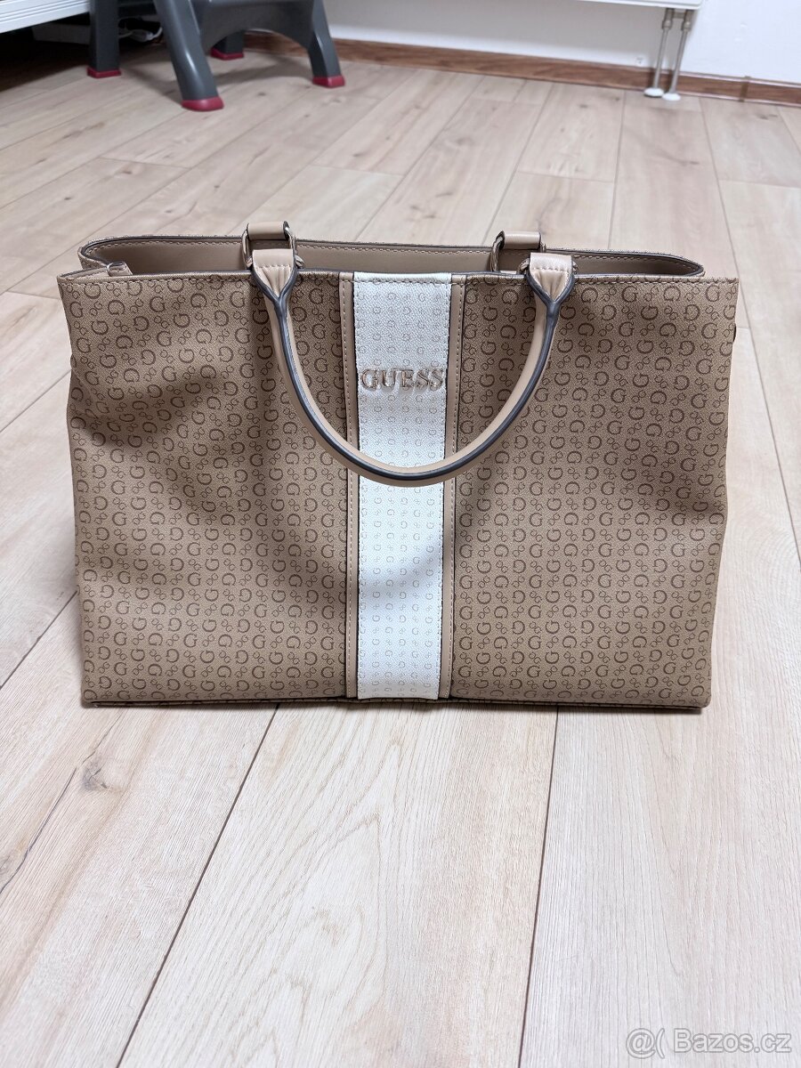 kabelka guess nova