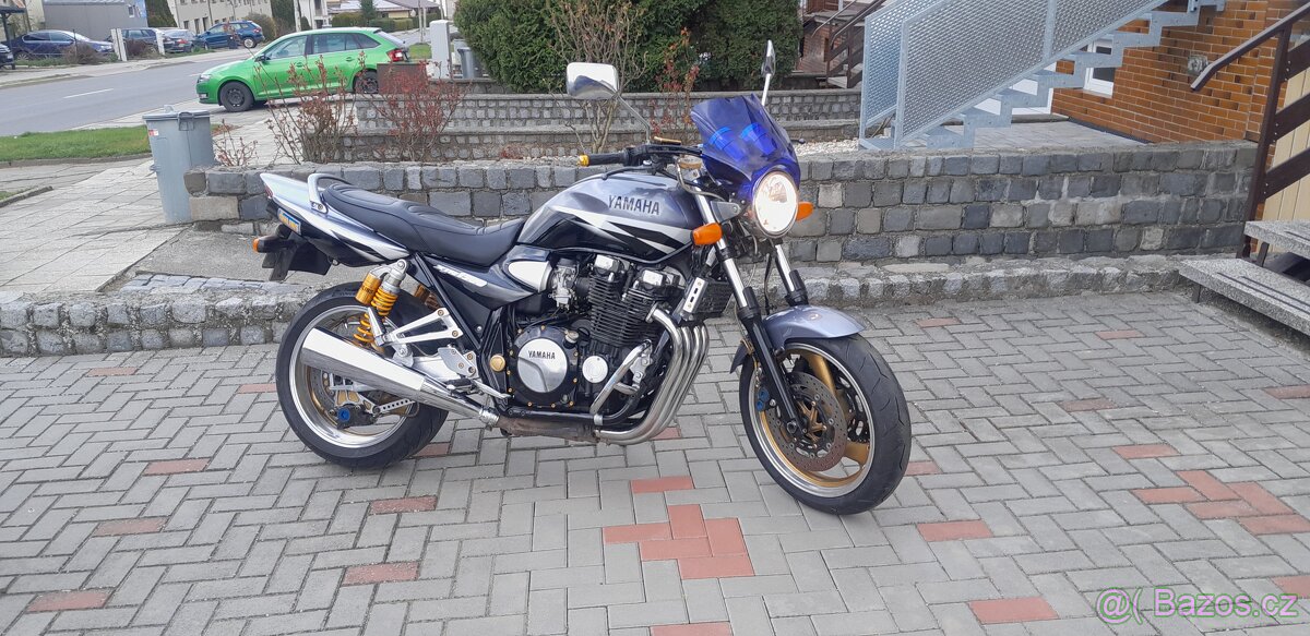 YAMAHA XJR 1300