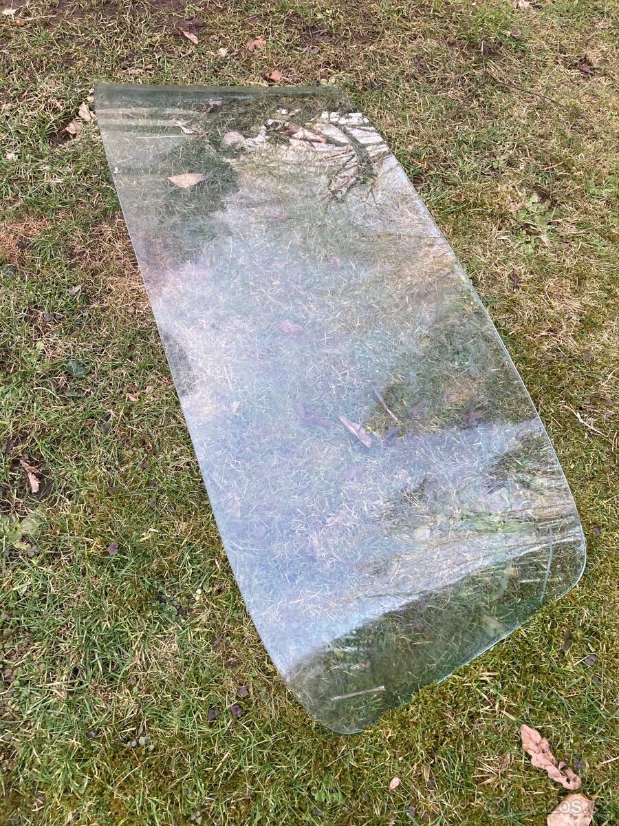 přední sklo Škoda 100