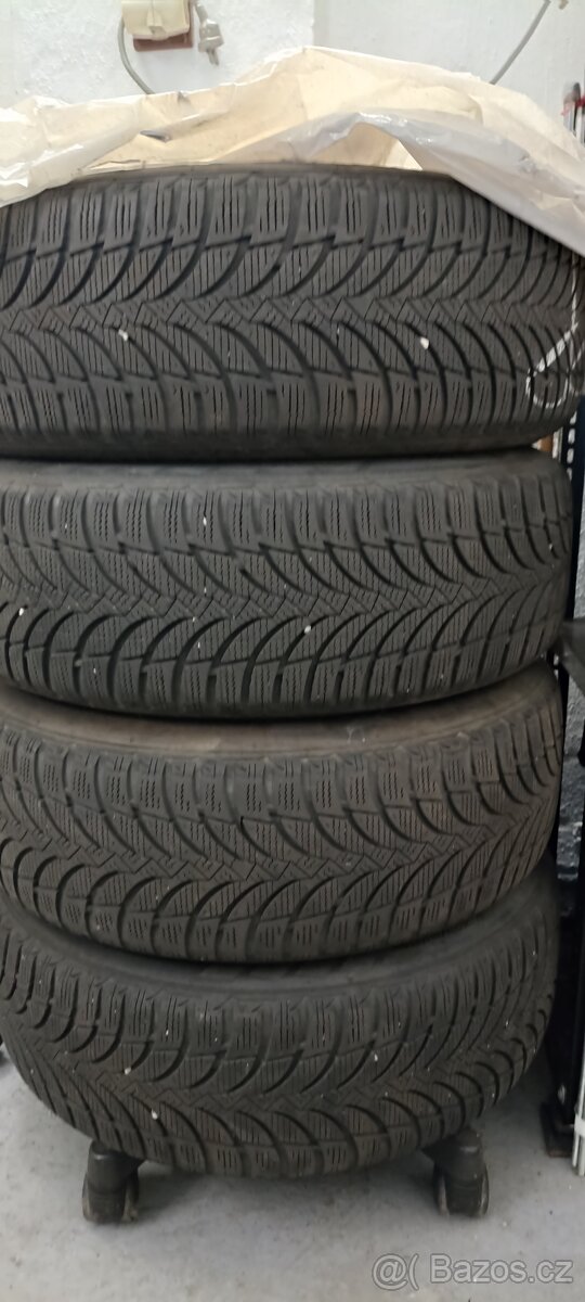 205/60 R16 Nexen zimní gumy