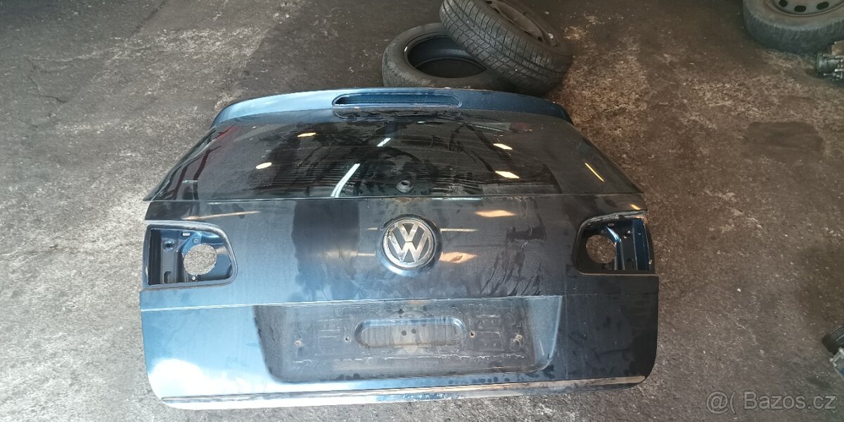 Zadní vrata Passat b6