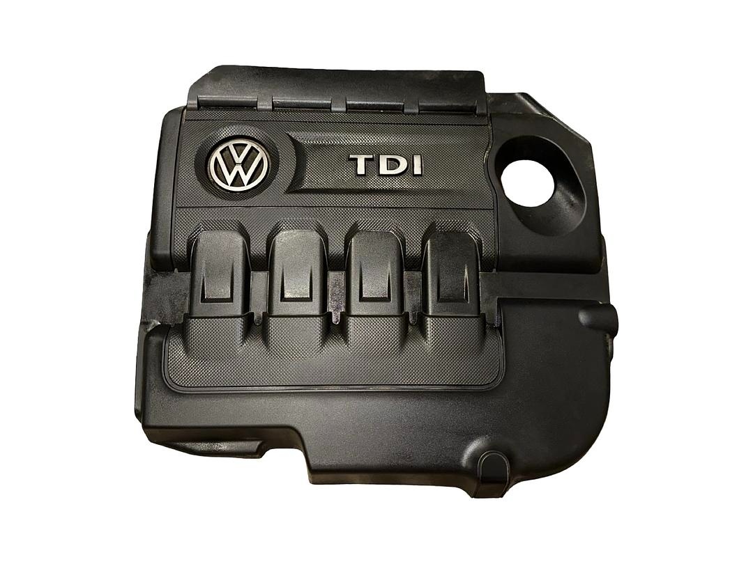 Kryt motoru 04L103925K CRKB VW Golf 7 Sportsvan r.v. 2015