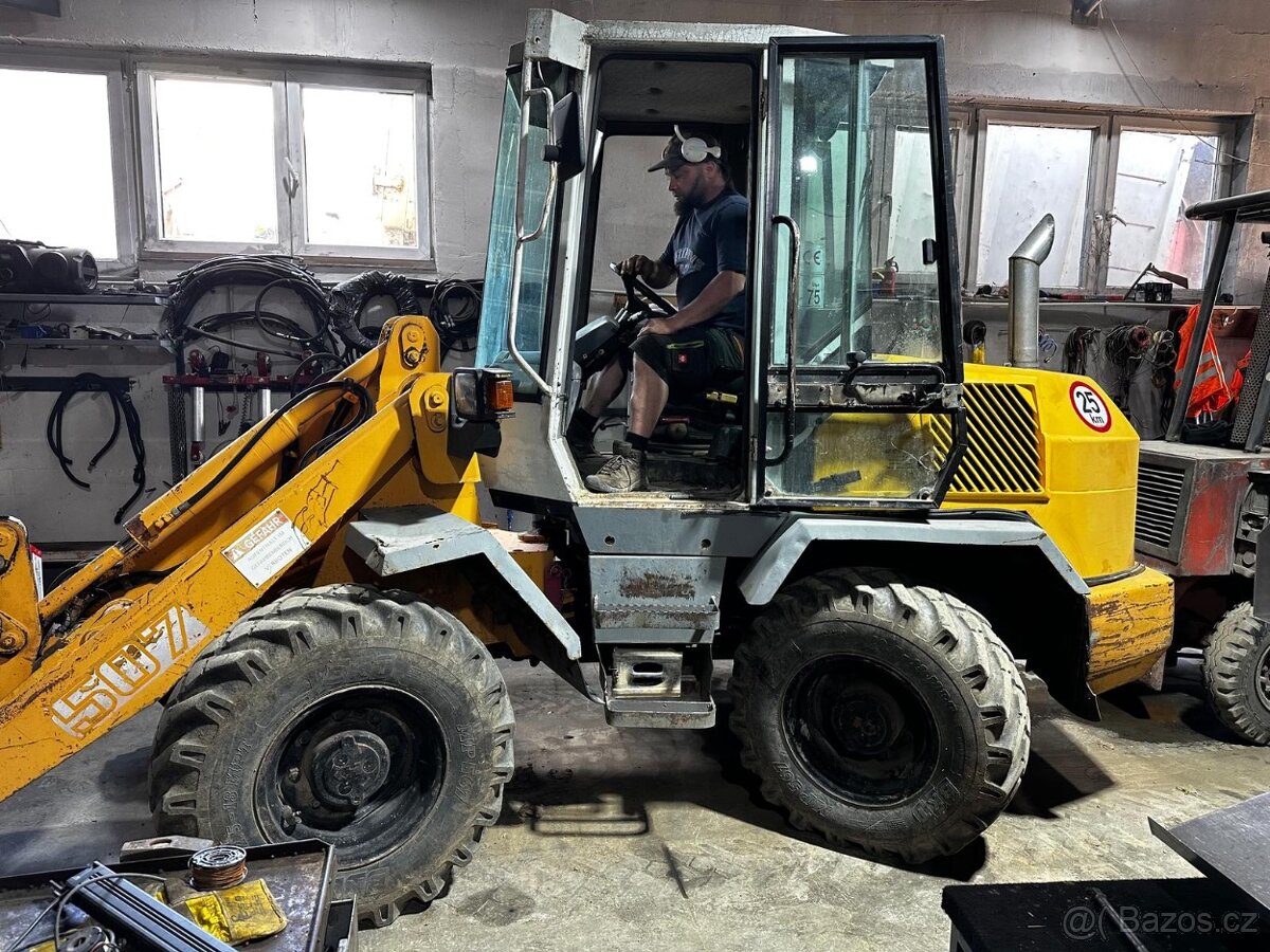 Kolový nakladač LIEBHERR 507 STEREO