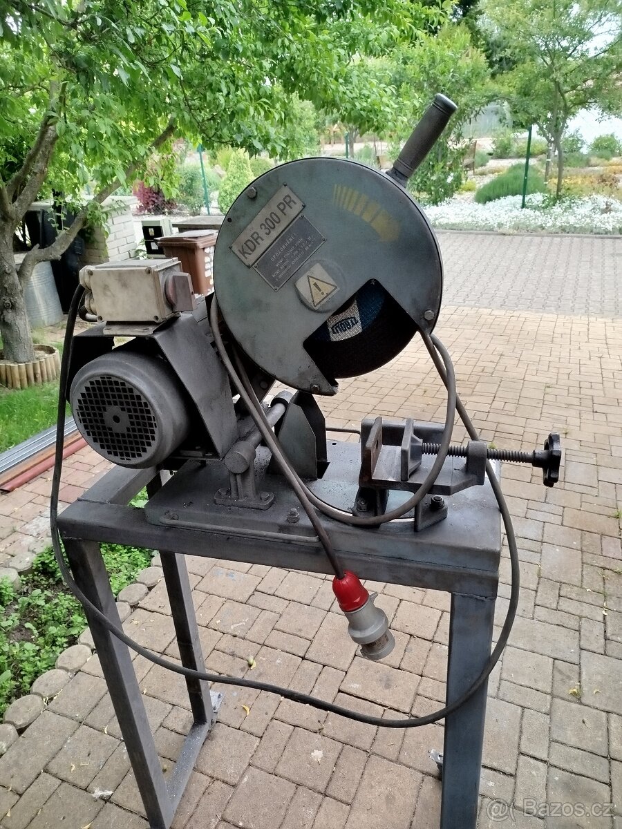 Rozbrušovací pila