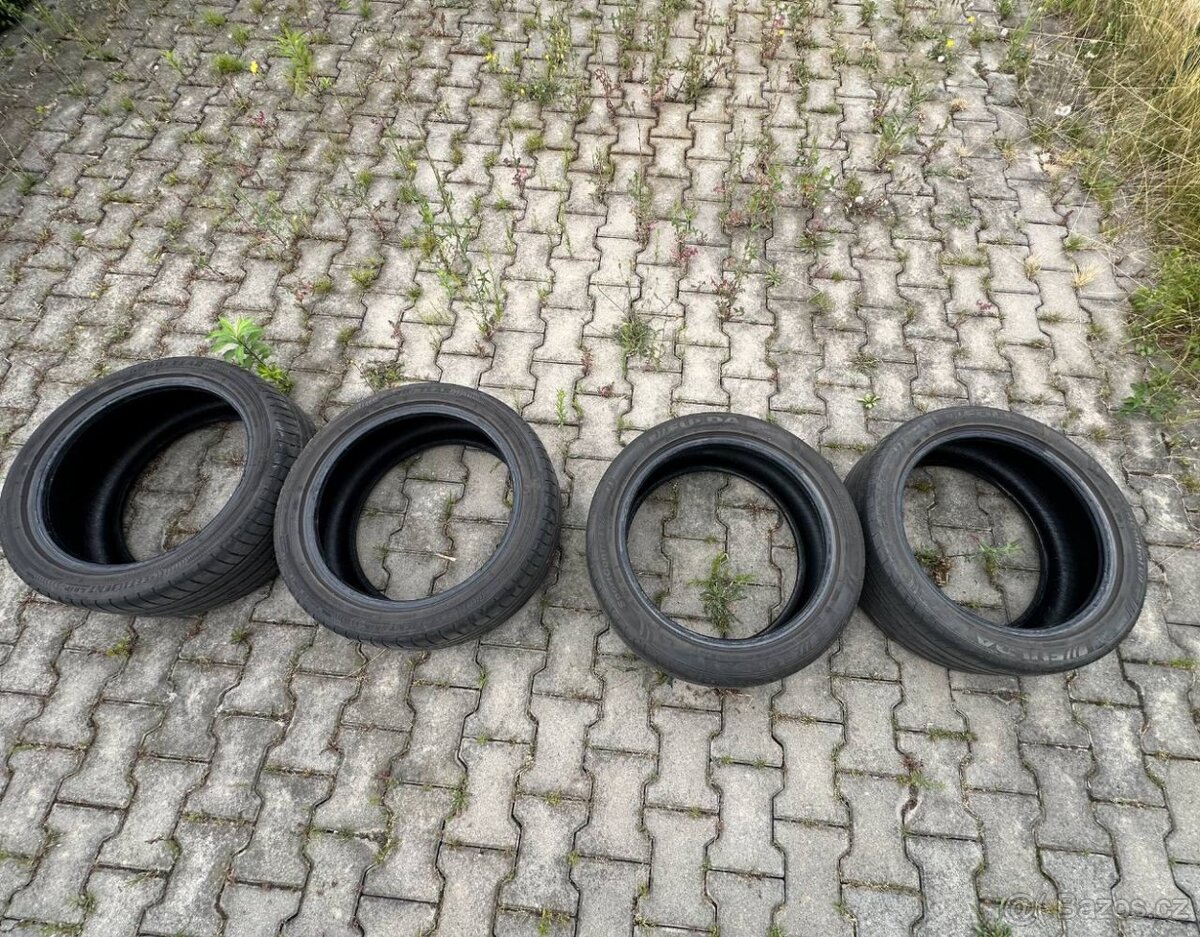 225/45 R17